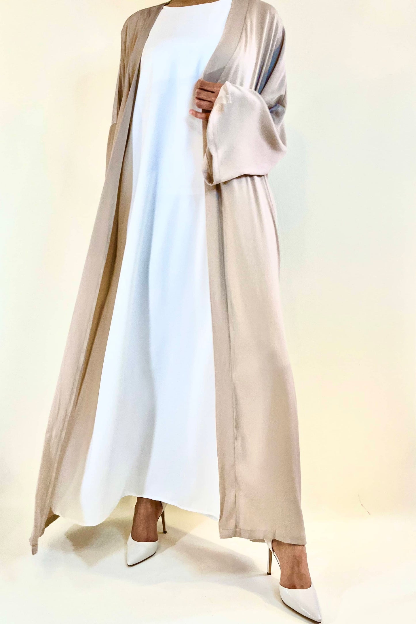 KIMONO BEIGE, TEXTURÉ SATINÉ